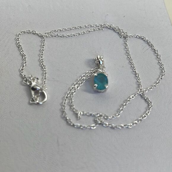 Sterling silver with light blue quartz. Sterling silver setting and chain. - Picture 2 of 8